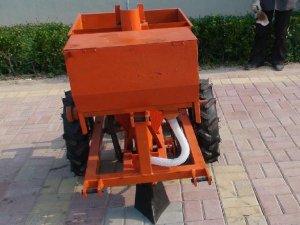 2CM-1 Potato Planter