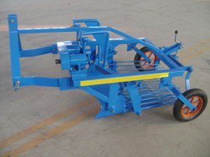 4UD Potato Harvester