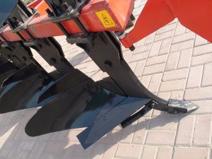 Hydraulic Reversible Plough